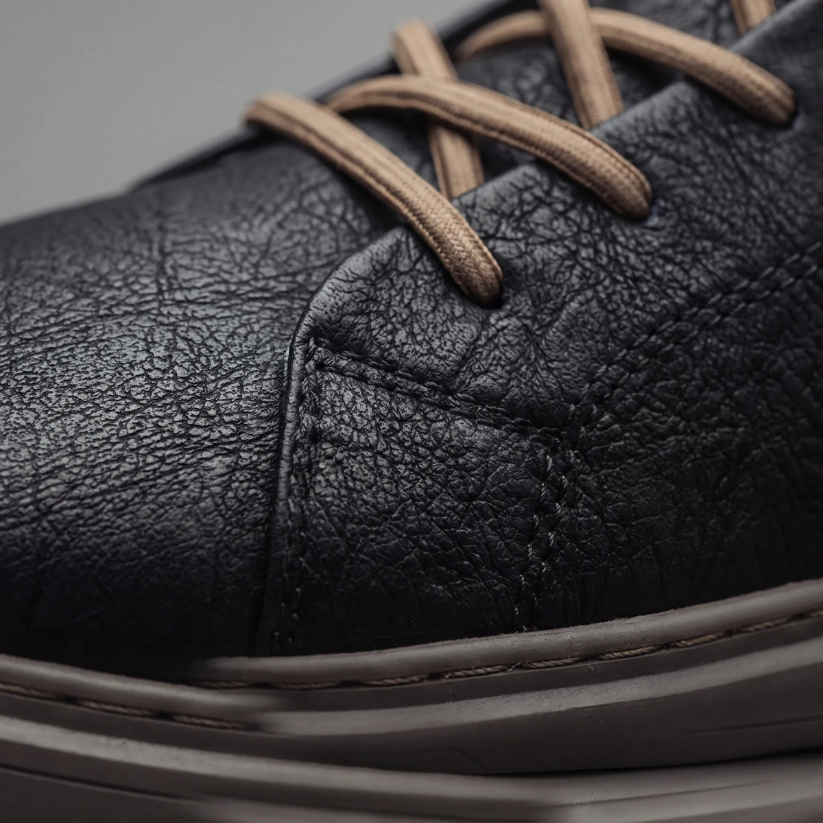 VelaStrides | Men's Casual Low-Top Lace-Up Sneakers
