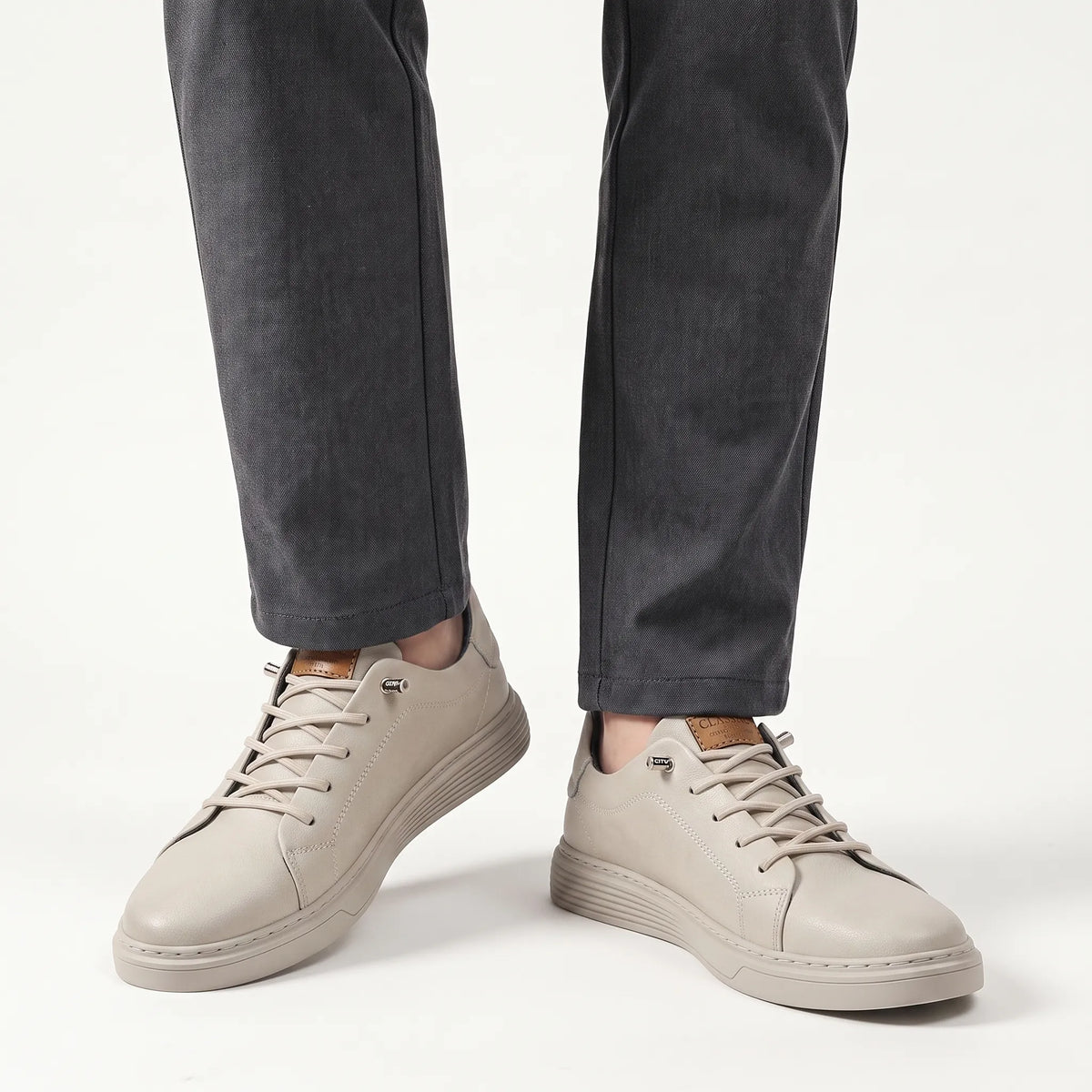 VelaStrides | Men's Casual Low-Top Lace-Up Sneakers